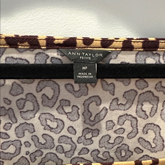 Ann Taylor Brown Leopard Print Blouse Size MP - Picture 5 of 6